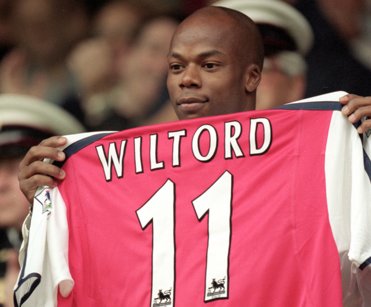 アーセナルでエジルの前に「背番号11」だった5人の選手、全員わかる？｜写真4