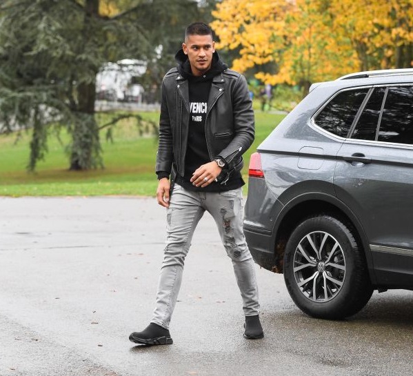 エムバペは赤！フランス代表、「冬の私服ファッション」はこんな感じ｜写真21