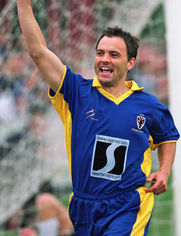 ウィンブルドン、今季も『FOOTBALL MANAGER』が胸ロゴ！4部チームと人気サッカーゲームの“知られざる歴史”に迫る｜写真6