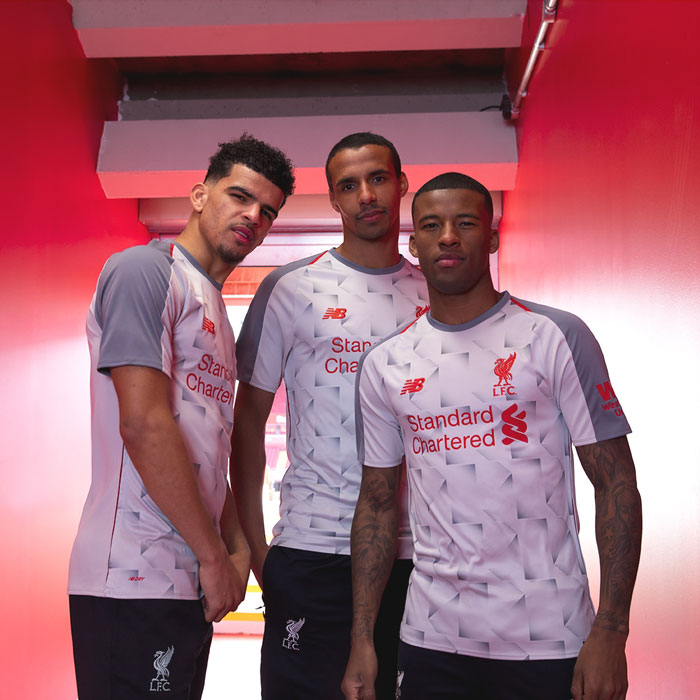 リヴァプール、2018-19新サードユニフォームを発表！「80年代へのオマージュ」｜写真9