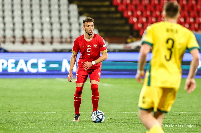 EURO予選で日本人女性がストイコヴィッチとセルビア代表を撮影した。『最高の被写体との真剣勝負』｜写真18