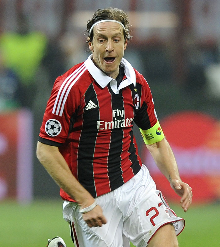 あれから10年！名作多し、2012-13シーズン「CL16強のユニフォーム」｜写真6