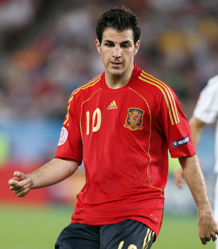 過去8大会のEURO「決勝戦ユニフォーム」、色はこんな感じだった｜写真18