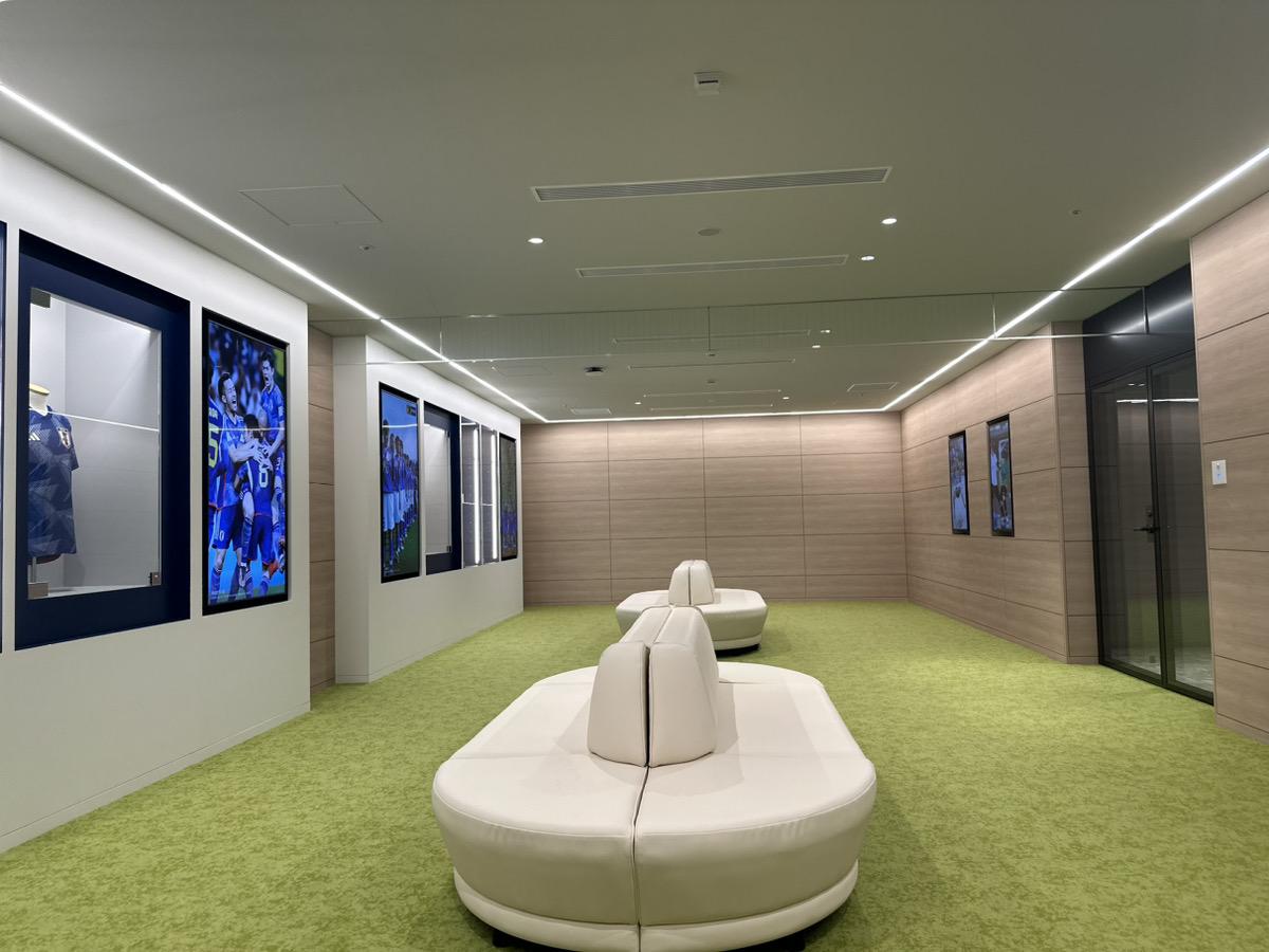 祝移転！「新JFAハウス」の待合室はこんな感じ｜写真3