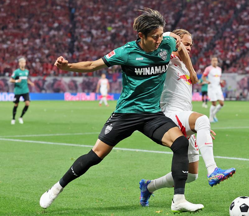 伊藤と原口が所属のシュトゥットガルト、2つの新ユニが登場！サードは「スタジアム90周年」を祝う｜写真6