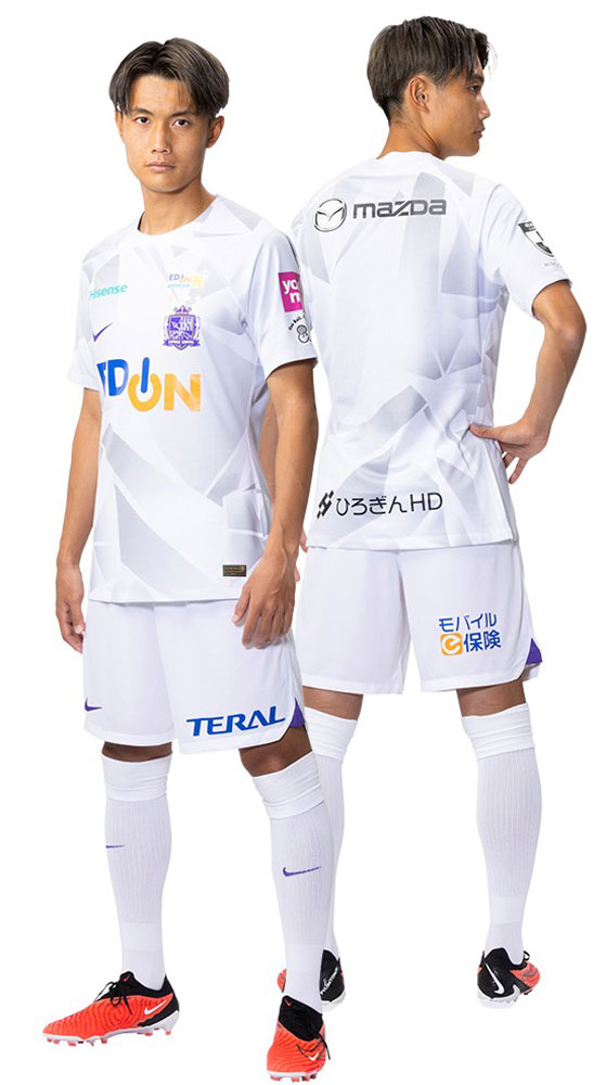 サンフレッチェ広島、2024新ユニフォームを発表！クラブの“歴史”に触発の「デジタルデザイン」｜写真6