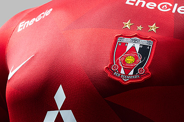 浦和レッズ、2020新ユニフォームを発表！胸スポンサーは「三菱重工」に｜写真4