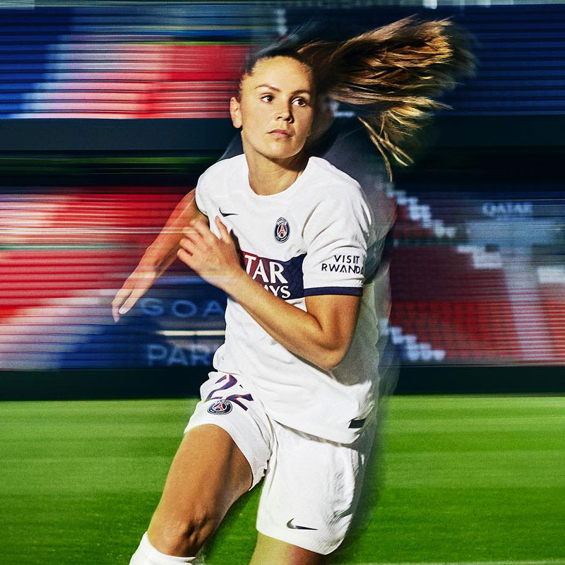 来日するPSGが23-24新アウェイユニを発表！レアデザインの「胸ボーダー」が復活｜写真5