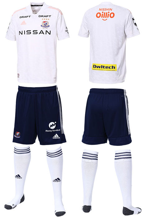 横浜F・マリノス、2022新ユニフォーム発表！「創設30周年」で懐かしいデザインに｜写真4