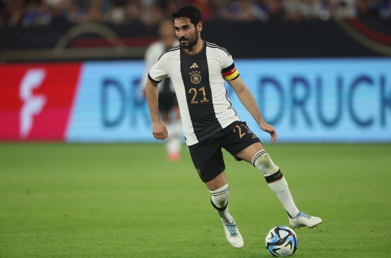 アーセナルが夏に獲得するかもしれない9人のMF｜写真4