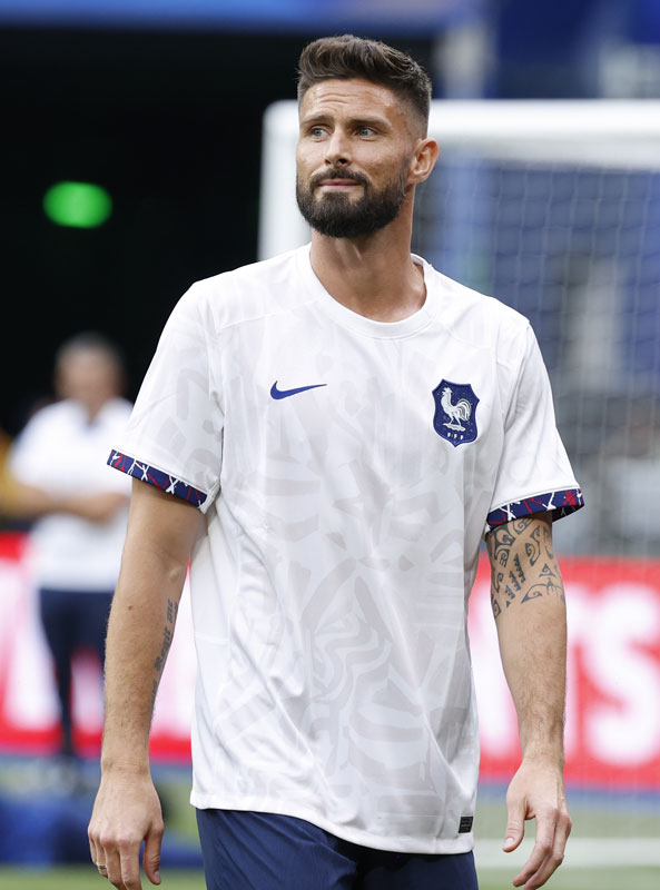 「女子専用ユニフォーム」を着た5つの“男子”代表チーム｜写真7