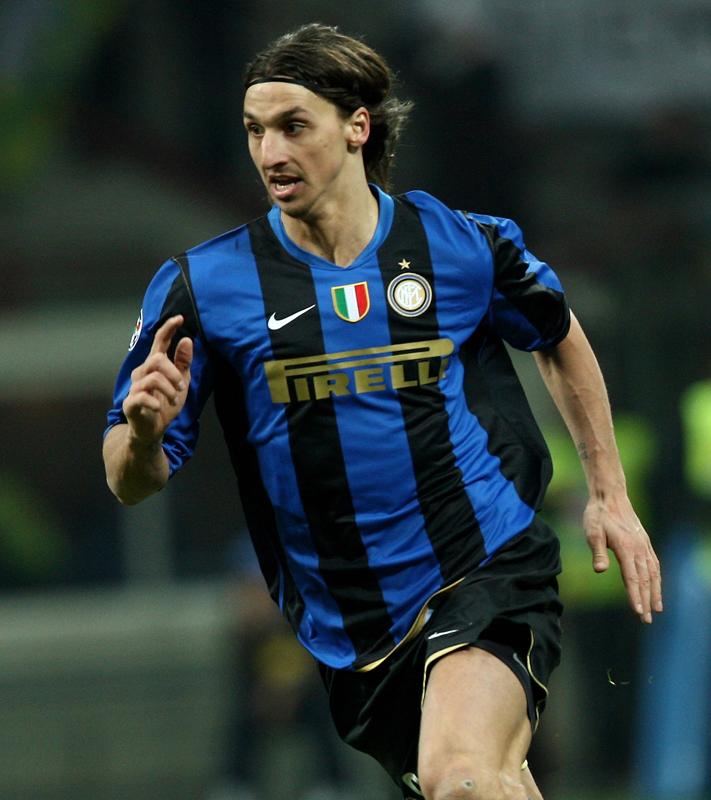 祝・40歳記念！イブラヒモヴィッチの歴代「かっこいいユニフォーム姿」10選｜写真3