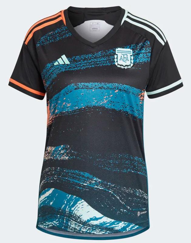 絶賛デザインも！adidas、2023女子W杯「全10チームのユニフォーム」が集結｜写真5