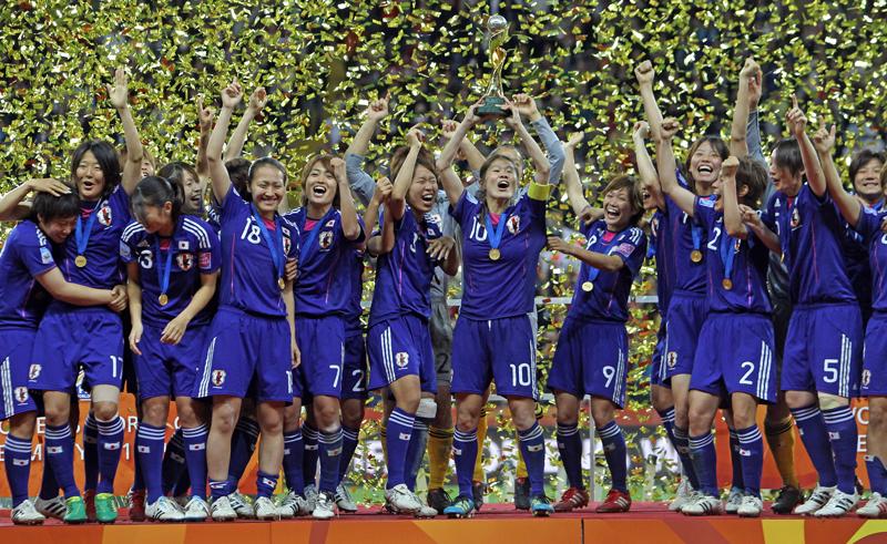 サッカーが「1枚の絵になった瞬間」の“劇的ユニ”7選｜写真4