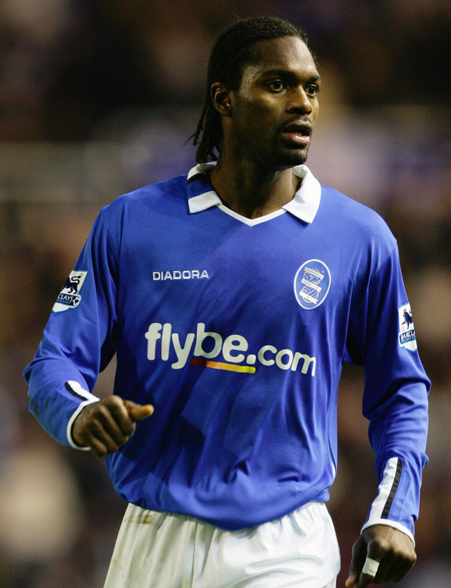 中東だけじゃない！「胸ロゴが航空会社」のユニフォーム8選｜写真4