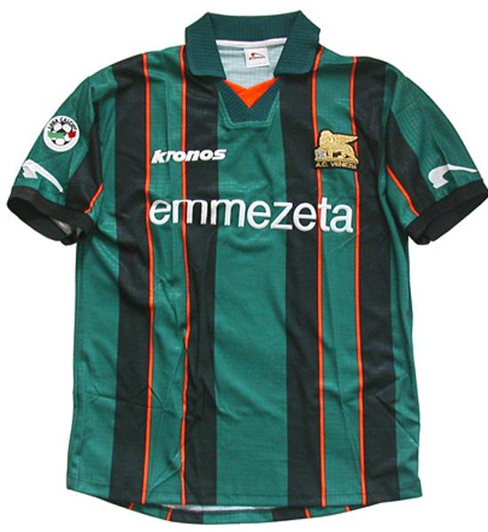 鎌田大地も仲間入り？セリエA「日本人選手のユニ」を覚えているか｜写真12