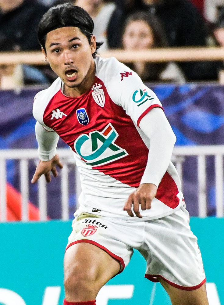 モナコにジュエリーブランドの「NEW胸ロゴ」が登場！南野拓実が付けた“ネックレス”はこれだった｜写真7