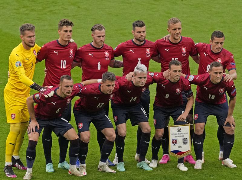 大会の思い出に！EURO2020、全24チーム「試合前の集合写真」まとめ｜写真15