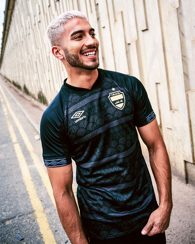 美しくも威圧的な「漆黒のユニフォーム」を着た5つの代表チーム｜写真6