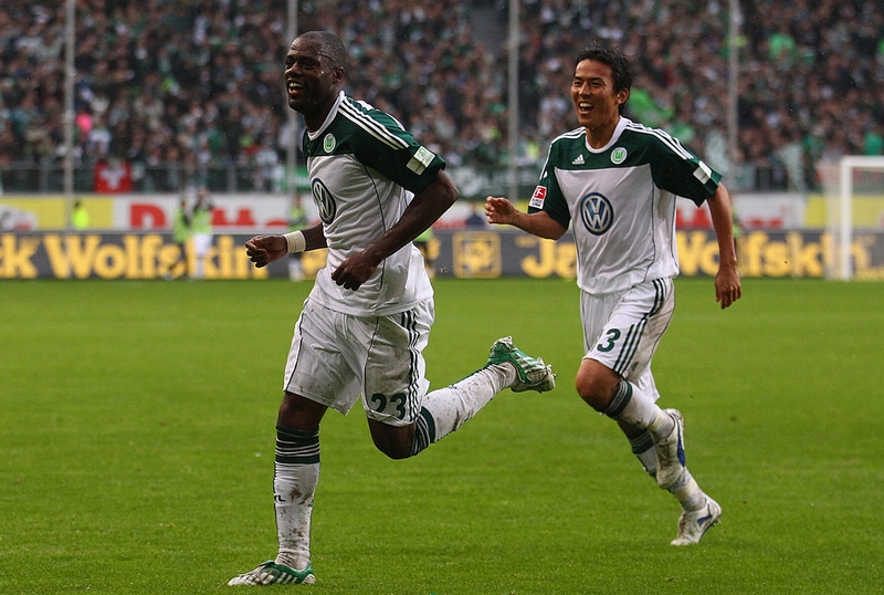 長谷部誠がともにプレーした「最強の同僚ストライカー」10名｜写真2