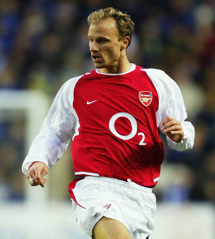 読み方わからん！胸に「謎スポンサーロゴ」のユニフォーム6選｜写真5