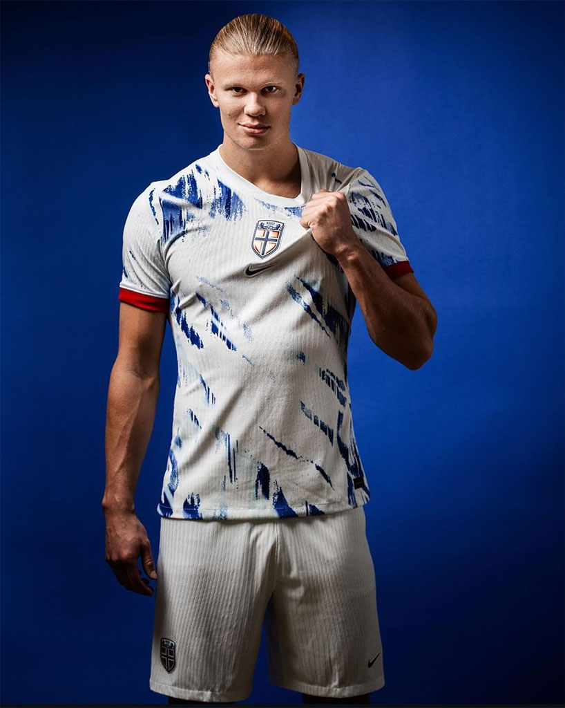 ノルウェー代表が2024新ユニフォームを発表！アウェイはアイスカラーで「美しくも寒々しい自然」を描く｜写真8