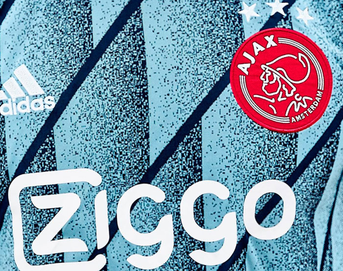アヤックス、「冷たいブルー」の2020-21新アウェイユニフォームを発表！｜写真4
