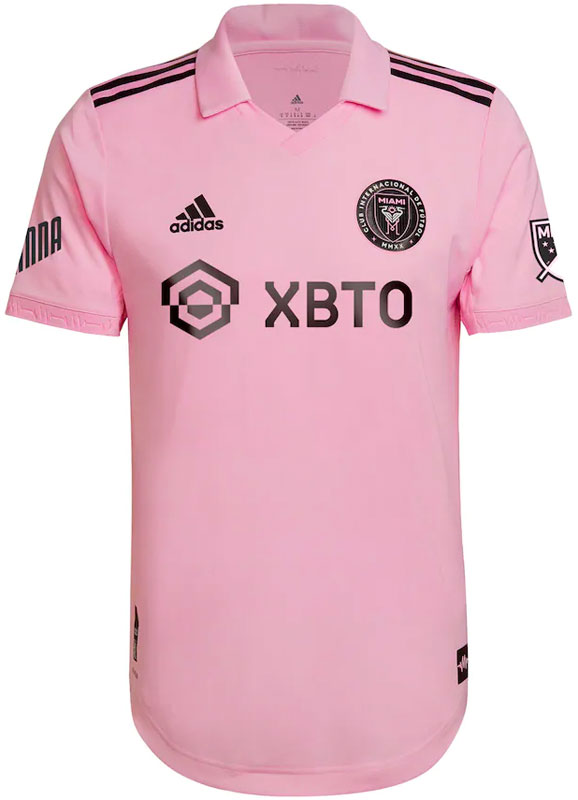 春を感じる桜色！「ピンクのユニフォーム」10選｜写真9