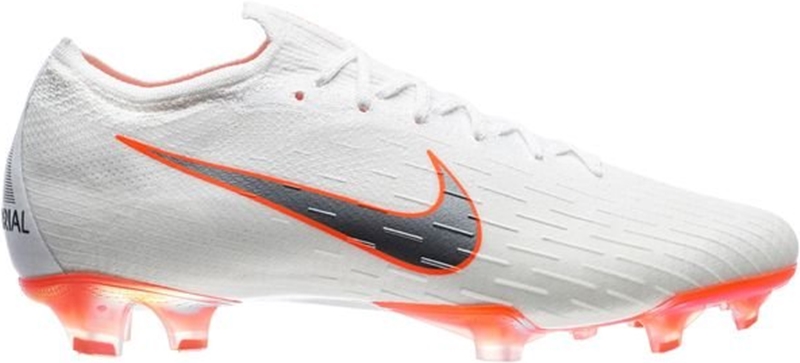 日本代表選手の着用スパイクまとめ（2018年10月）｜写真19