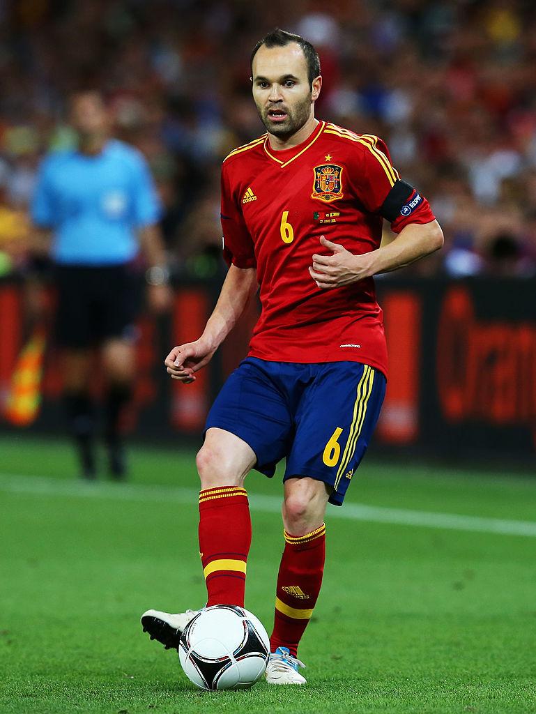 サッカーの歴史上「最高のミッドフィルダー」TOP5｜写真4