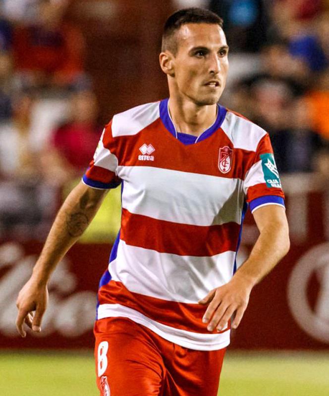 似てる？ラグビー日本代表ジャージみたいな“サッカーユニフォーム”5選 ｜写真5