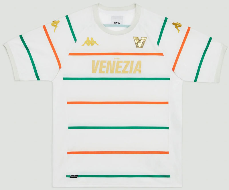 圧巻の美しさ！ヴェネツィア、エレガントな「2022-23新ユニフォームまとめ」｜写真4