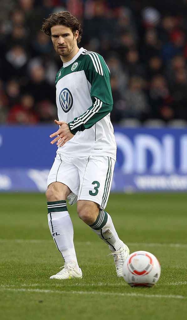 スゴいメンバーだ…長谷部誠がプレーした「最強のチームメイト」ベストイレブン｜写真4