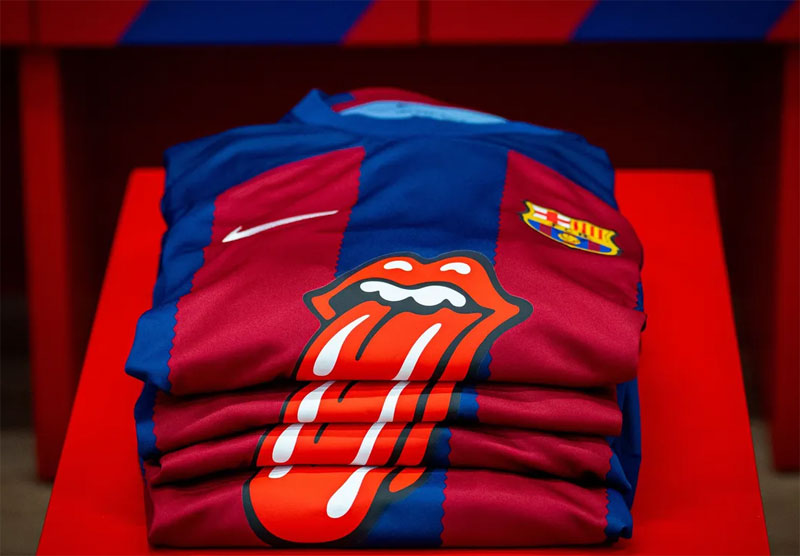 バルセロナとローリング・ストーンズが歴史的コラボ！「クラシコ限定ユニフォーム」はどこで買える？｜写真4