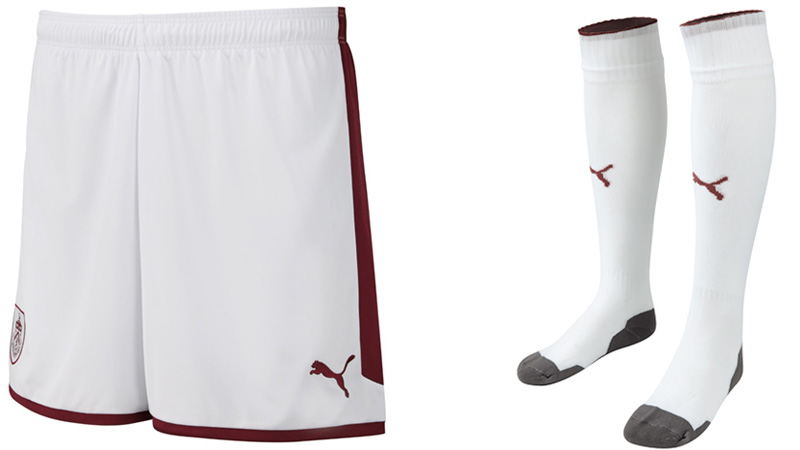 バーンリー、伝統のクラレット＆ブルーで戦う2017-18新ユニフォーム！｜写真6