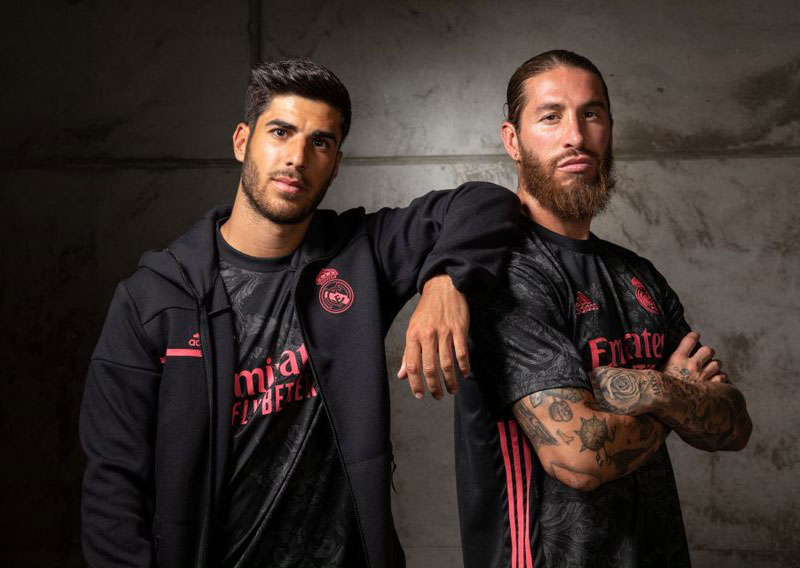 レアル・マドリー、「タイル模様」の2020-21サードユニフォームを発表！｜写真7