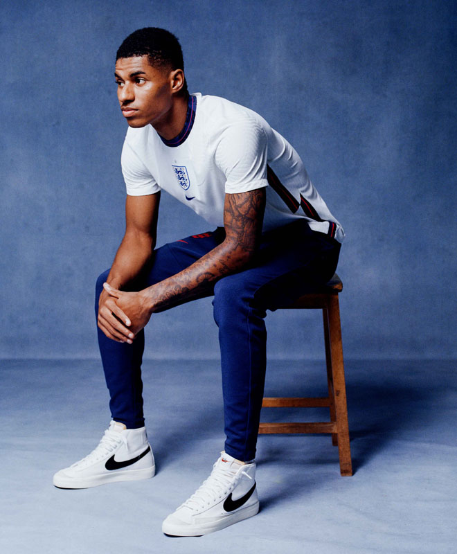 イングランド代表、EURO2020に向けた新ユニフォーム発表！「アウェイは青」｜写真7