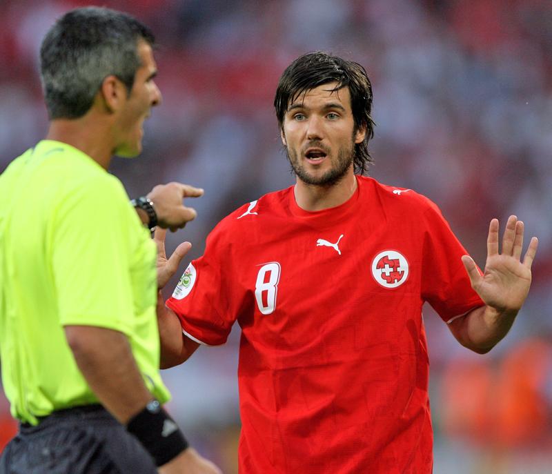 “珍記録”でW杯ベスト16に！スイス代表、「2006ホーム」ユニフォーム｜写真4