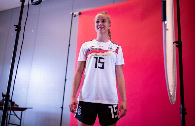 なでしこジャパンは何位？女子W杯、最高のユニフォームTOP20｜写真17