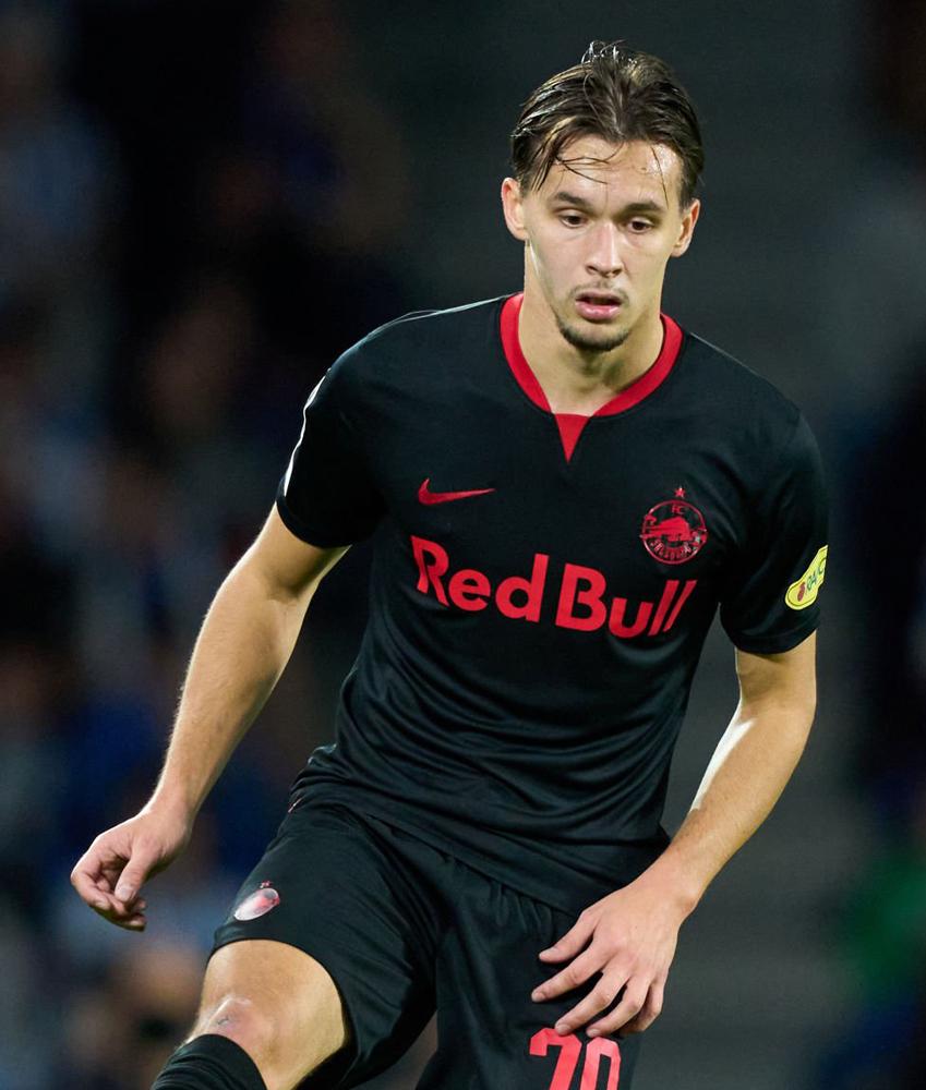 ついにJリーグ参入？最高にかっこいい「レッドブル」ユニフォーム5選｜写真3