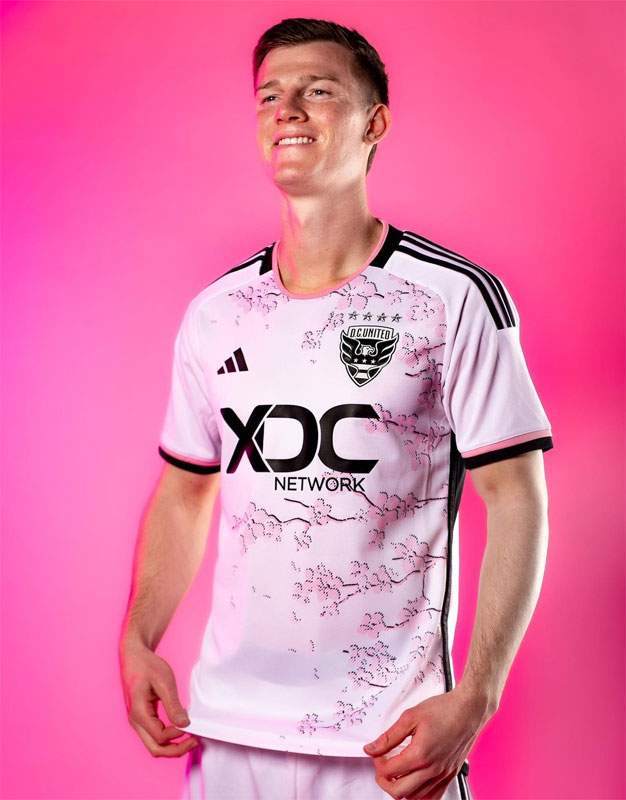 「日本が贈った桜」を描く！DCユナイテッド、芸術的な2023新ユニフォームを発表｜写真4