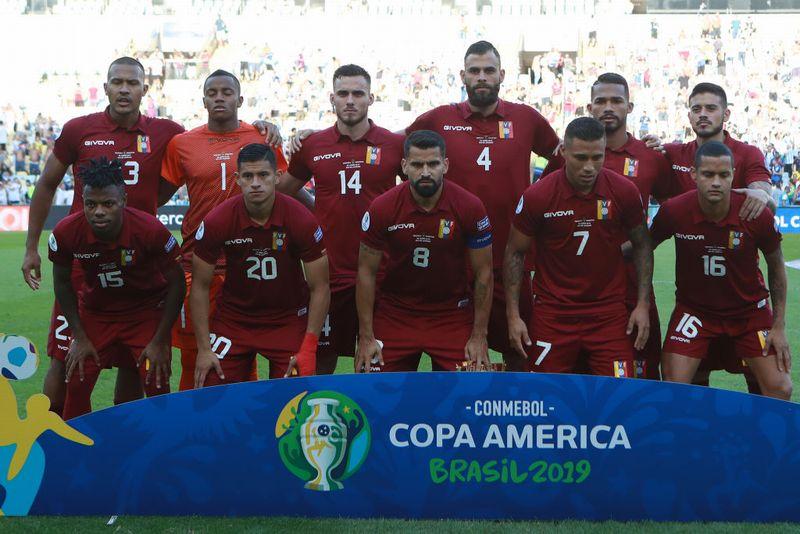 「国旗と違う色のユニフォームを着る8つのサッカー代表チーム」｜写真7