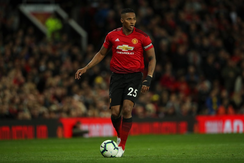 サッカー界の新井さん！ファンに愛される5人の「背番号25」｜写真3