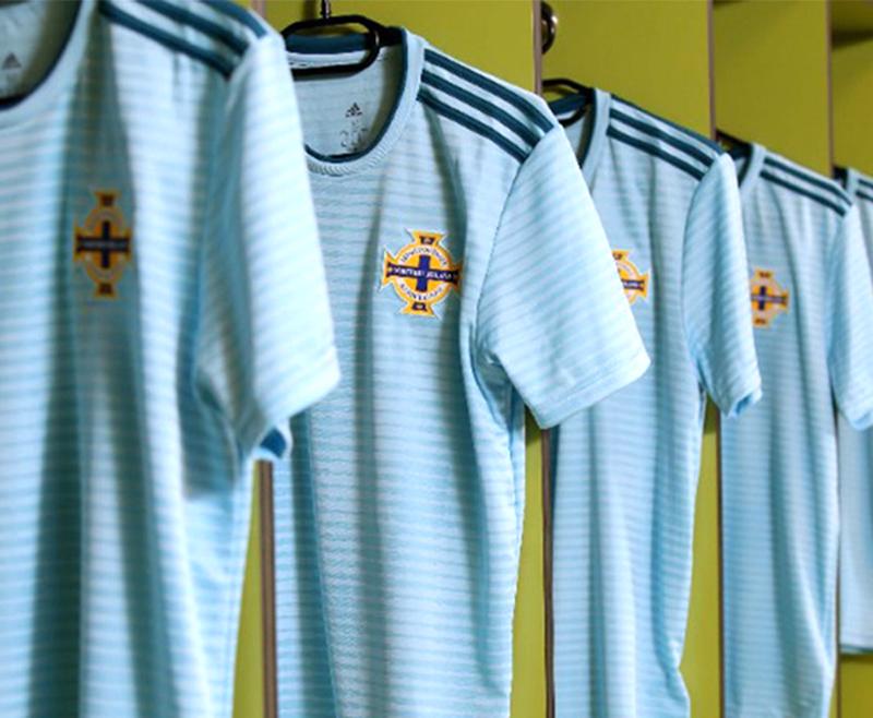 体温も下がりそうな「涼しげで青いユニフォーム」8選｜写真4