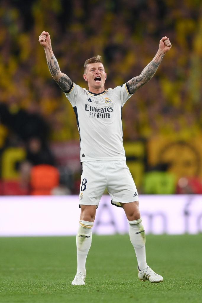 引退のイニエスタも！サッカーの歴史上「最高の8番」10選｜写真6