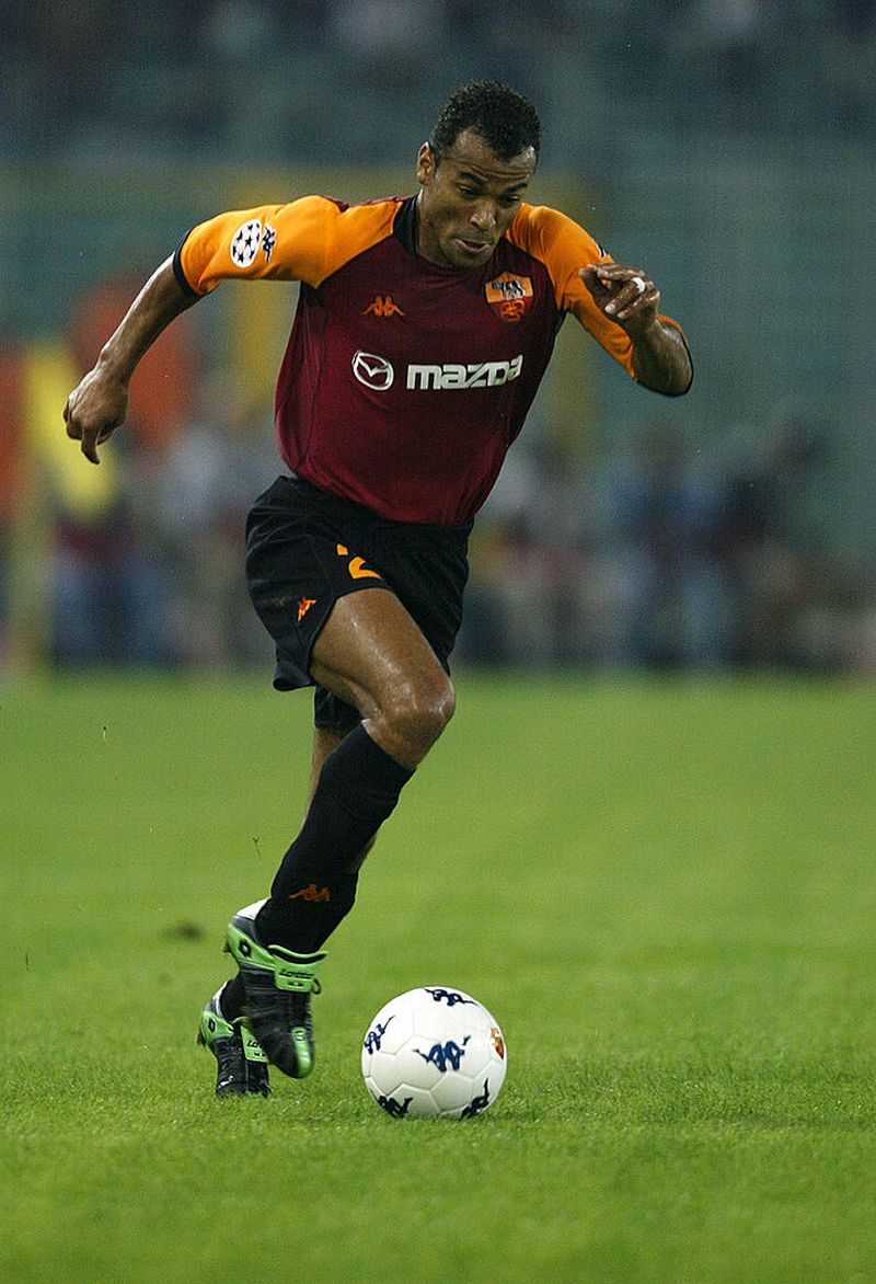 突き進め！ウイイレ2021「ドリブル最強の右サイドバック」TOP10｜写真6