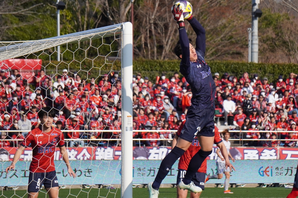 緊急出場でプロデビュー！J2いわきFC大卒ルーキーGK松本崚汰が逆境の中で大健闘「いい緊張感を持ってリラックスできました」｜写真3