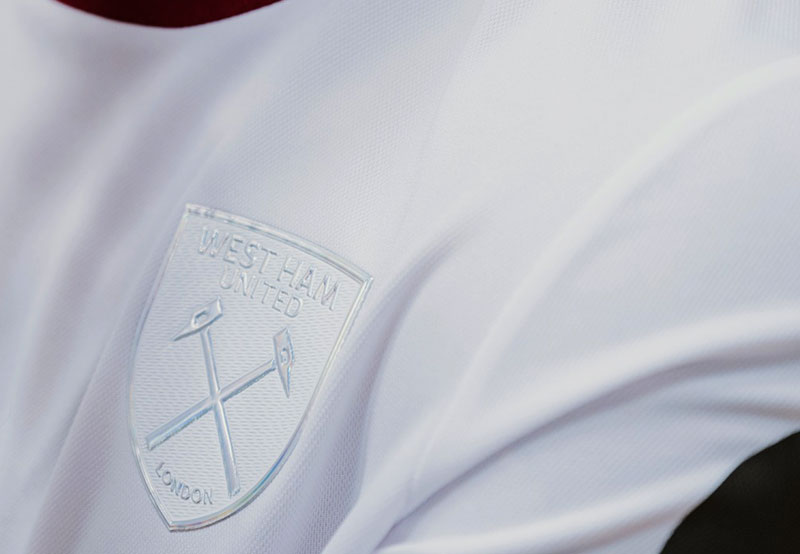 なでしこ清水梨紗もモデルに！ウェストハムが23-24新ユニを発表　それぞれの“デザイン理由”が面白い｜写真8