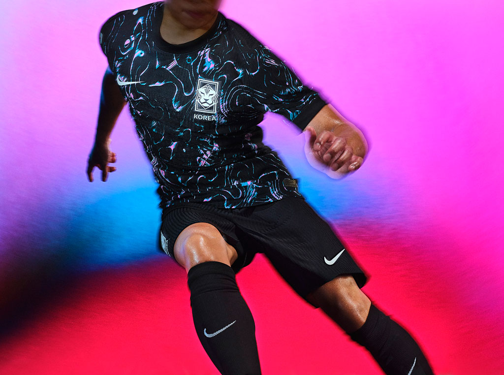 異彩放つ攻めのデザイン！？韓国代表が2024新ユニフォームを発表 「伝統的な建築と工芸品」に触発｜写真8