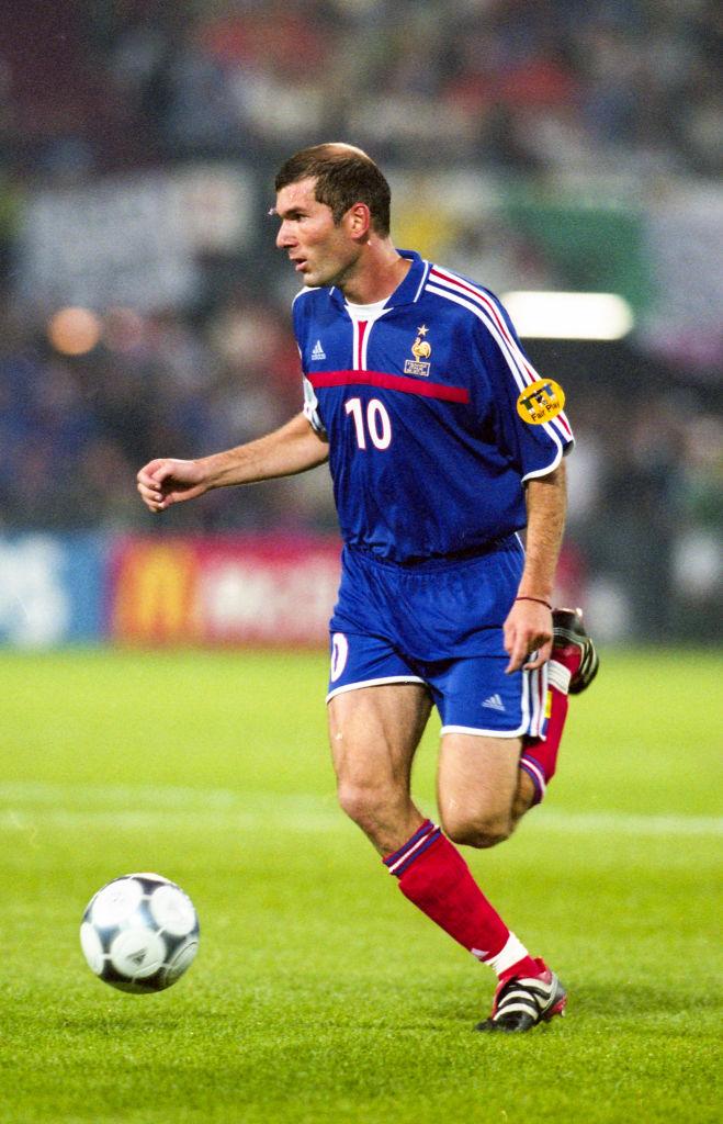 あの伝説選手も…史上最高の「フランス人ミッドフィルダー」トップ10｜写真10